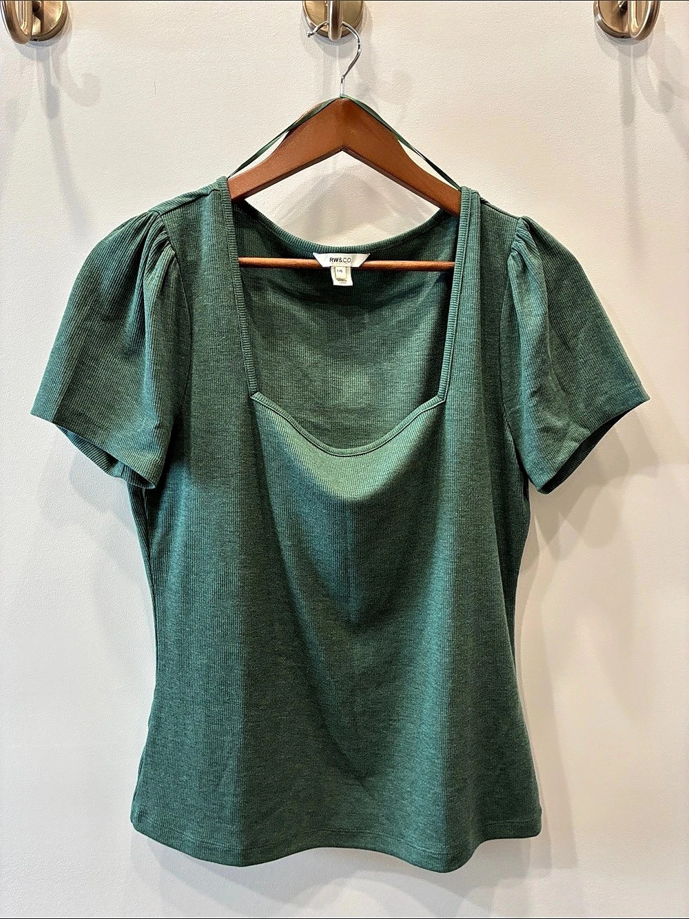RW&CO. Green Puffy Sleeve Ribbed Tee / Size Large